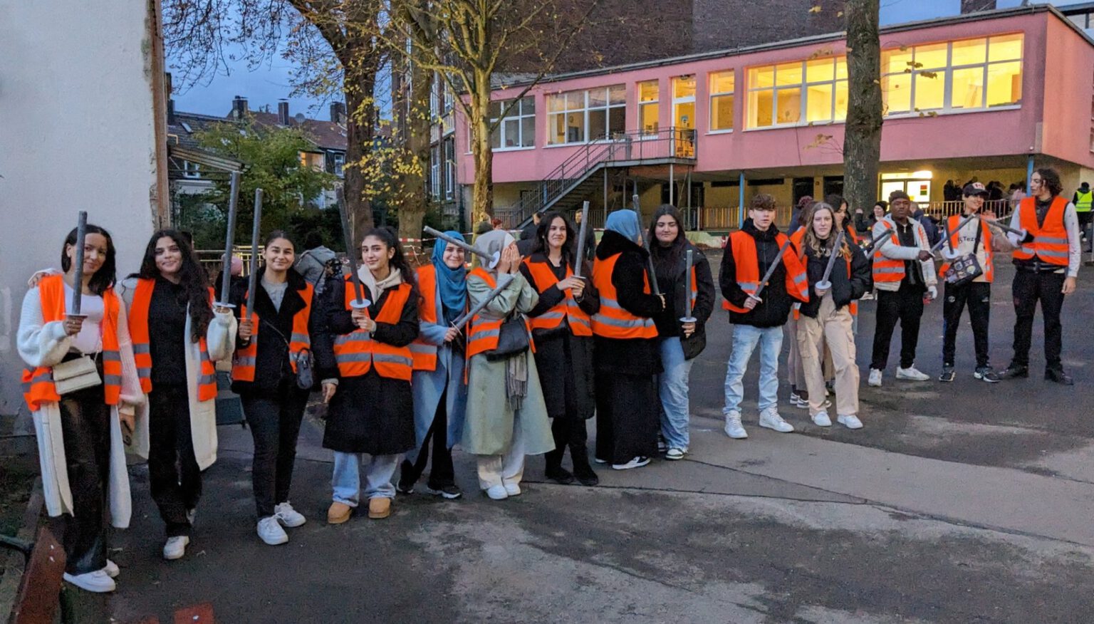 Gemeinsamer Martinszug mit der Grundschule Eichenstraße am 07.11.2023